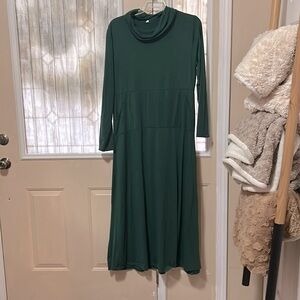 Green sweatshirt dress with pockets